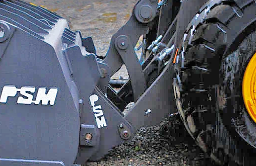 Wheel loader coupler and bucket